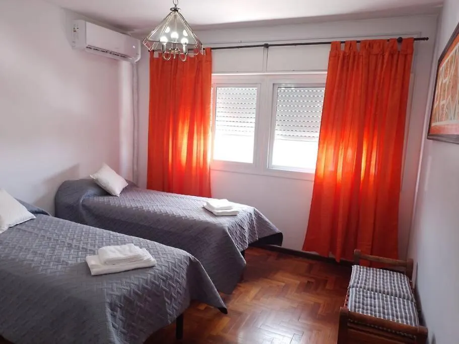 Alojamiento Comodo En El Centro Mendoza Apartmán